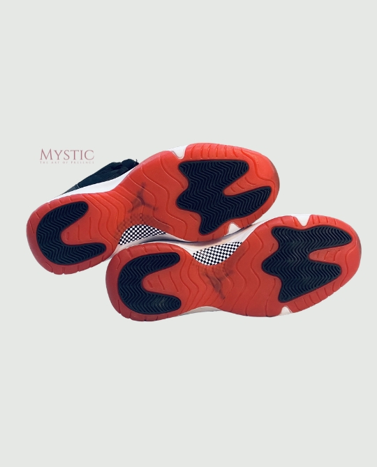 Nike Air Jordan 11 - Black/Red view 3