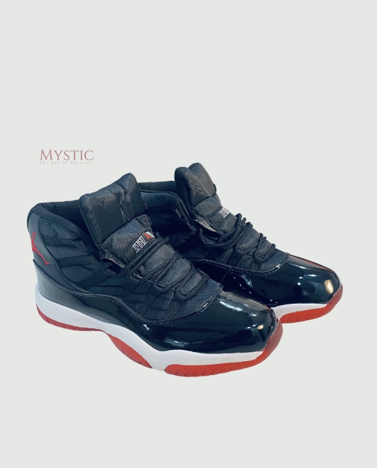 Nike Air Jordan 11 - Black/Red view 5